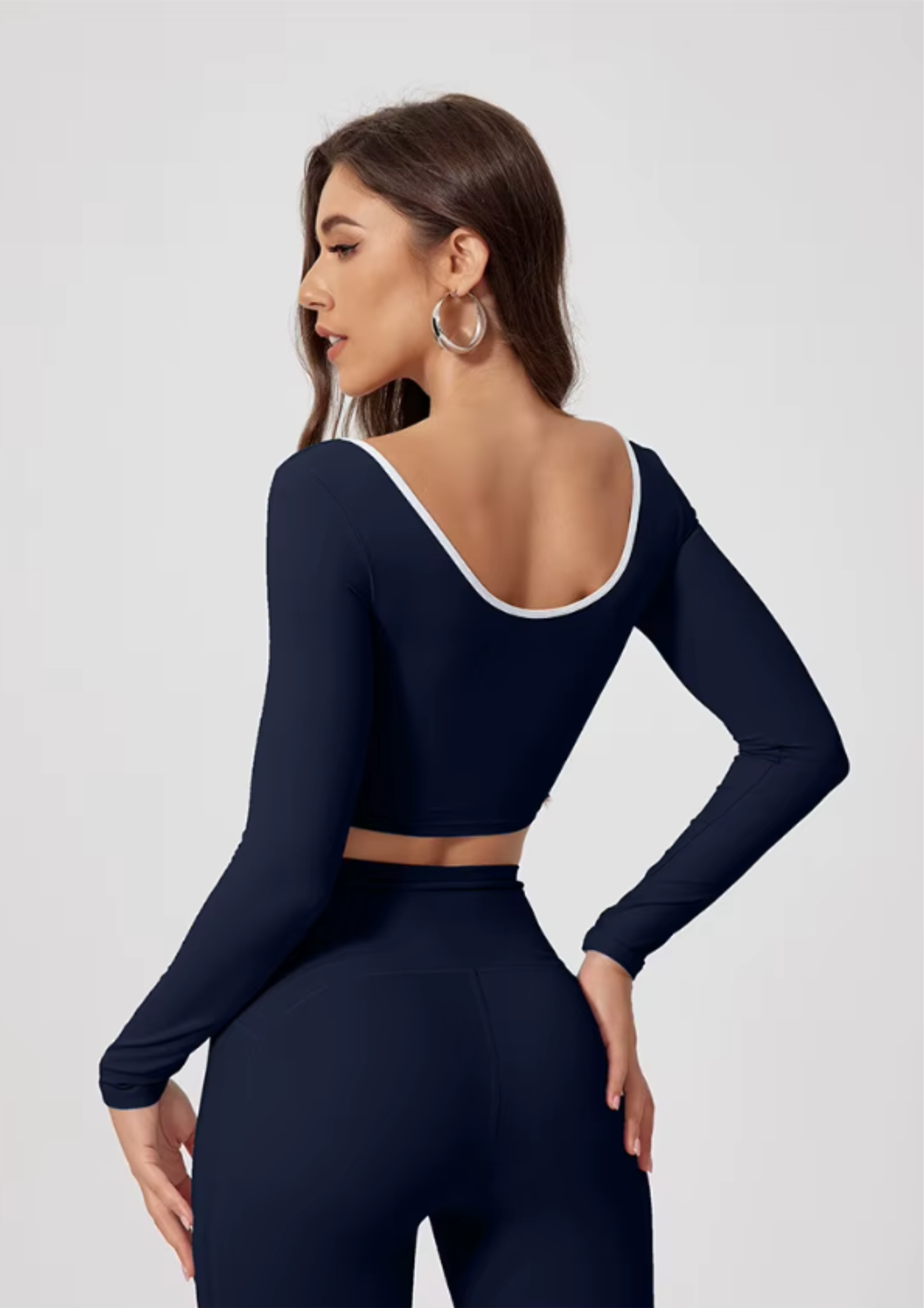 TOP MOOVLACE